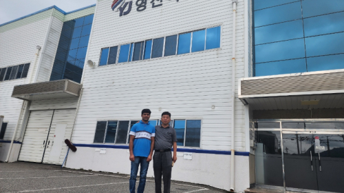 E7-1  밀링/선반/SMT 전문가  구미공단의 영진하이텍에서 한국의 전문인력으로 근무